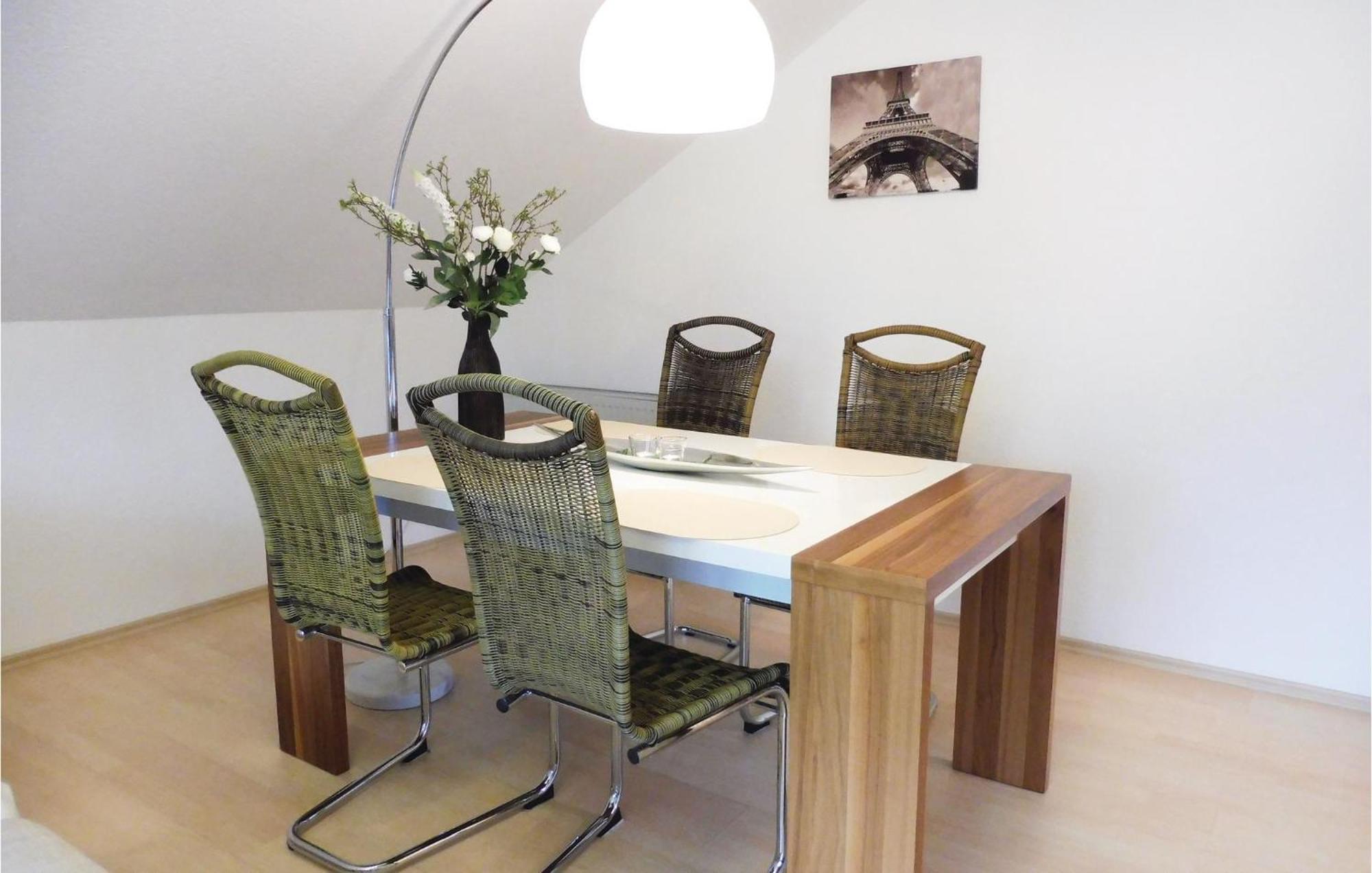 2 Bedroom Nice Apartment In Bad Pyrmont Exterior foto